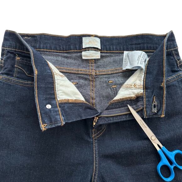 Levi’s 512 Dark Wash Perfectly Slimming Bermuda Denim Jean Shirts Size 10 - Picture 8 of 9